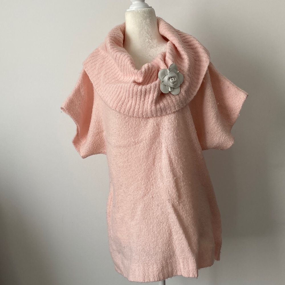 MICHAEL Michael Kors Pink Short Sleeve Cowlneck Sweater with White Leather Pin